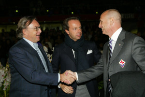 Firenze 18/12/2003 Palazzetto dello Sport Festa della Fiorentina Diego Della Valle stringe la mano ad Alberto Cavasin  ©Massimo Sestini