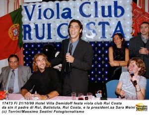 Firenze 21/10/99 Hotel Villa Demidoff festa viola club Rui Costa. Da sx il padre di Rui Costa, Batistuta, Rui Costa e la presidentessa Sara Meini (c) Torrini/Massimo Sestini Fotogiornalismo