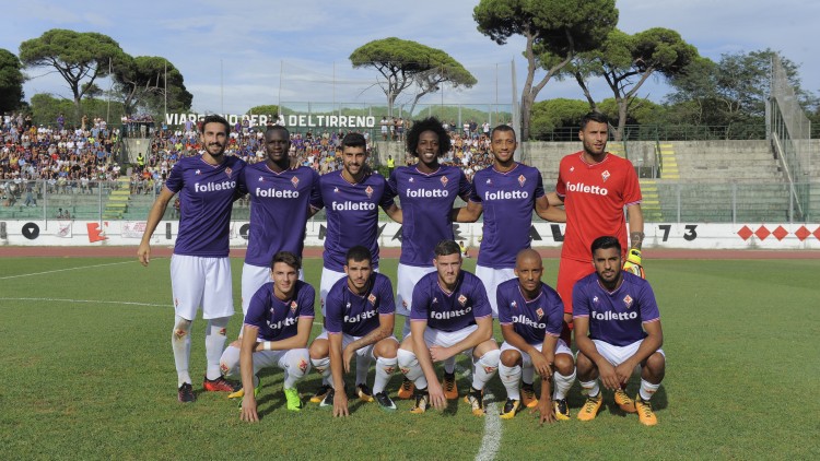 La Fiorentina delude a Viareggio sotto gli occhi di Berardi che assiste alla partita