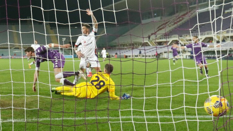 Vlahovic e Dragowski stendono il Cagliari, finalmente 3 punti al Franchi